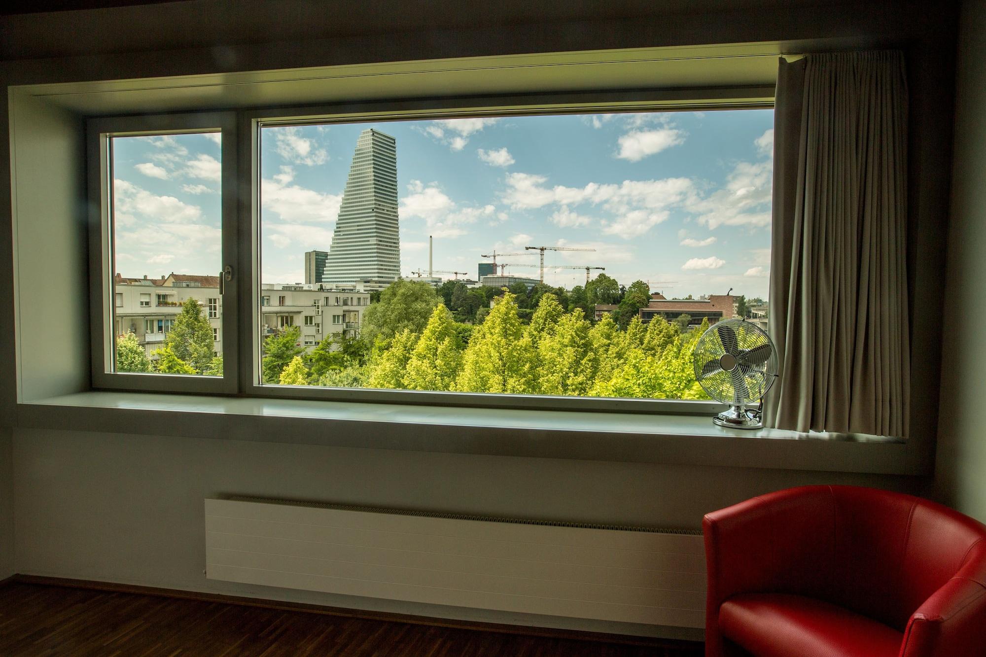Dasbreitehotel Am Rhein Basel Exterior foto