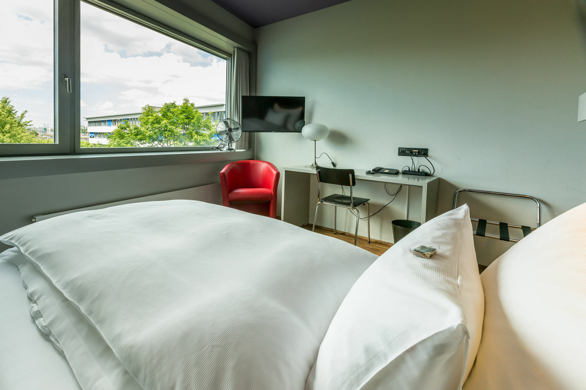 Dasbreitehotel Am Rhein Basel Exterior foto
